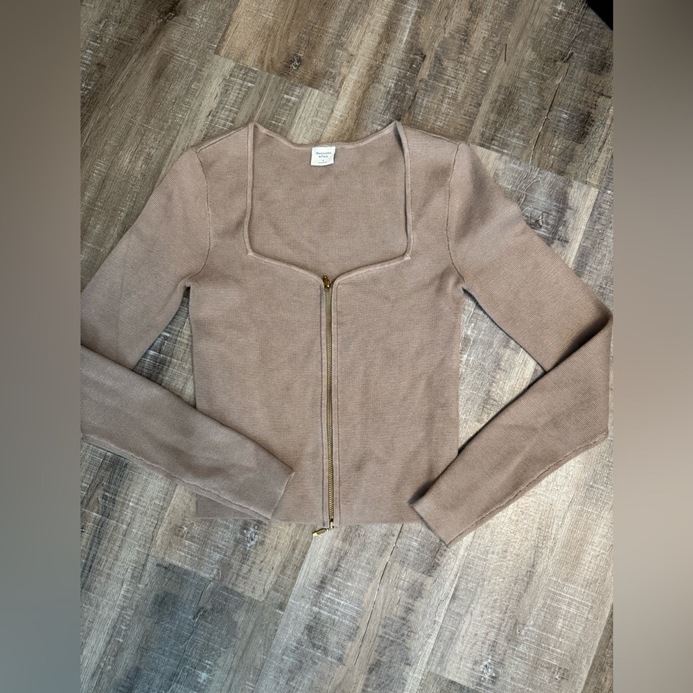 Abercrombie & Fitch Taupe Ribbed Square Neck Zip Up Sweater Small